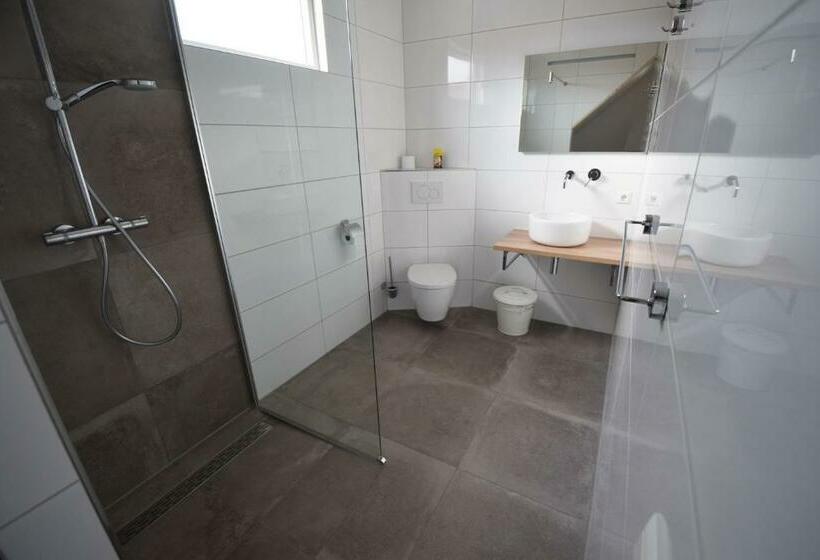 اتاق سوپریور, Table D Hôte Teune & Janna