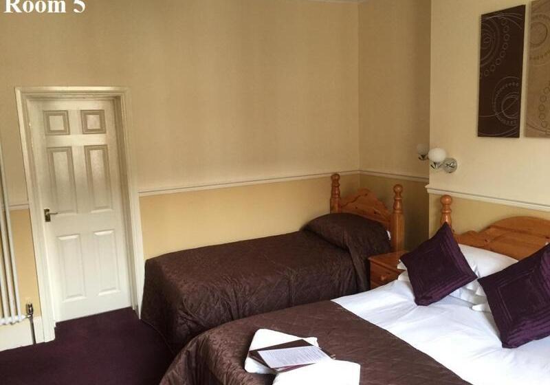 غرفة عائلية, The Arches Guest House