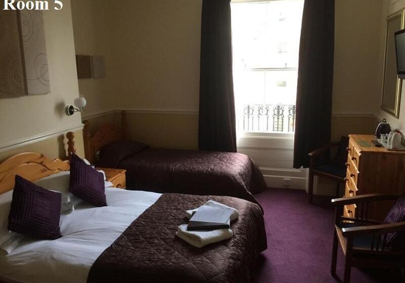 غرفة عائلية, The Arches Guest House