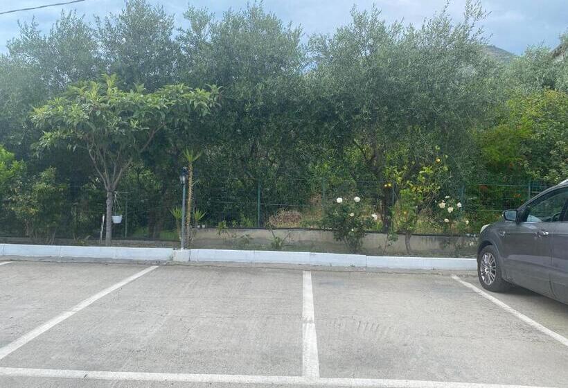 1 Sovrums Lägenhet med Terass, Villa Marco Aurelio