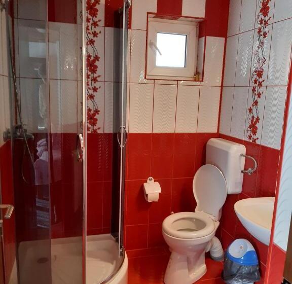 Quarto Triplo Standard com Balcão, Casa Dorina