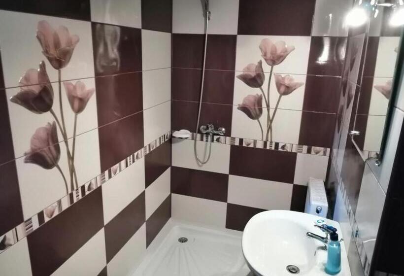 Quarto Triplo Standart, Casa Dorina