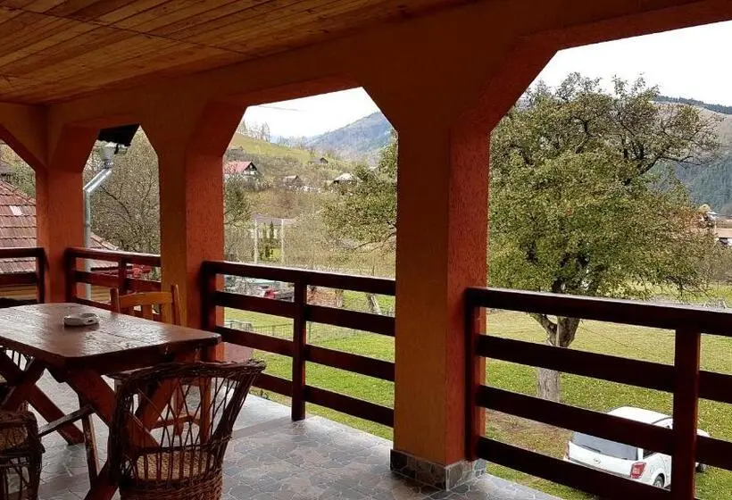 Villa 1 Makuuhuone, Casa Dorina