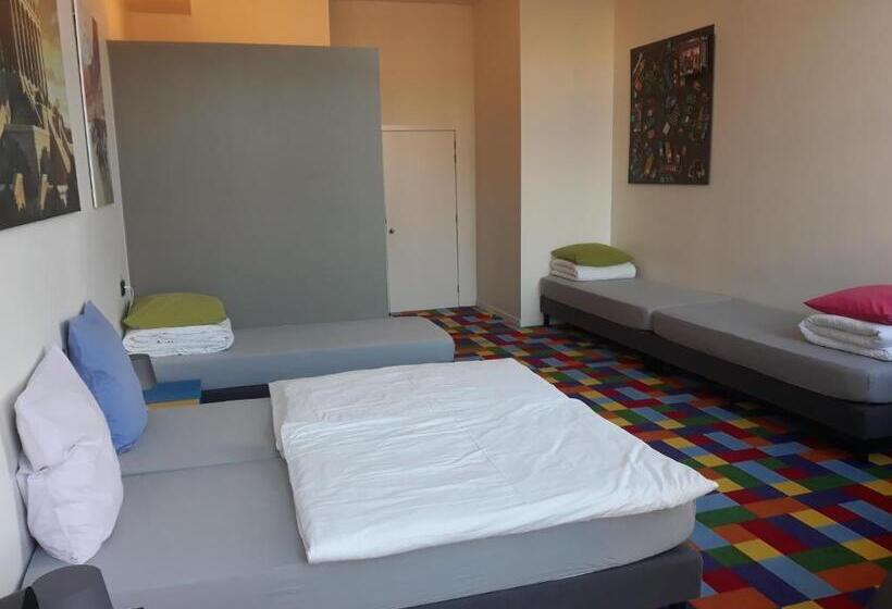 חדר משפחתי, Funkey