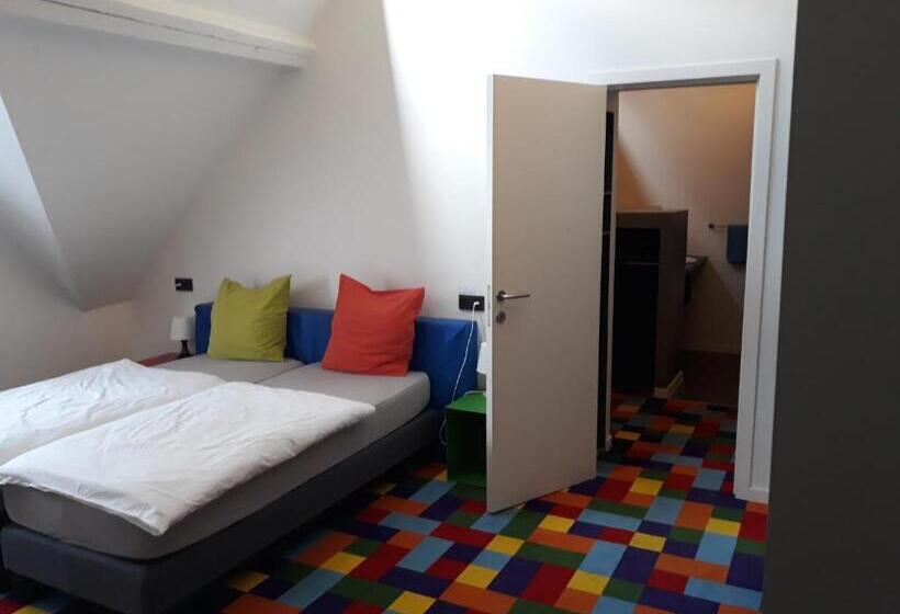 סוויטה משפחתית, Funkey