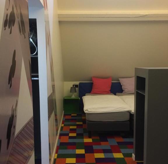 סוויטה משפחתית, Funkey