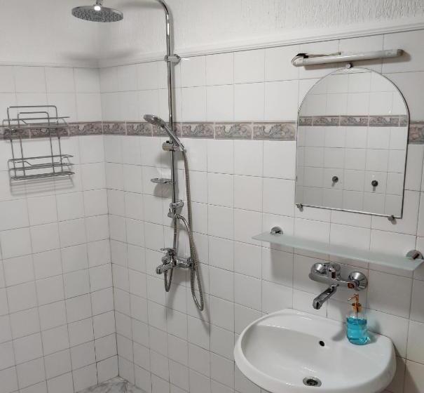 اتاق لوکس, Grancharova Guest House