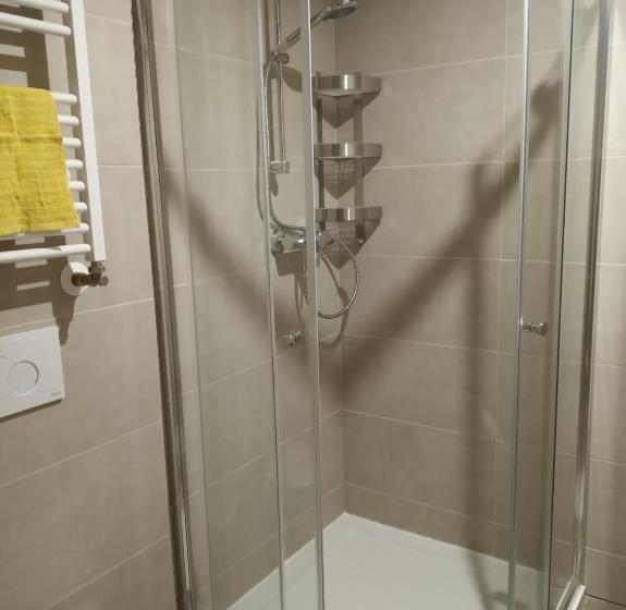 四人标准间, Penzion A Restaurace V Háji