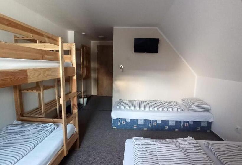 家庭间, Penzion A Restaurace V Háji