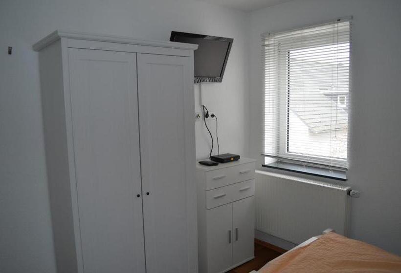 Quarto Estandar Individual, Pension John F Kennedy