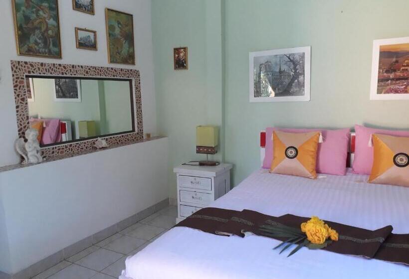 Bungalow Deluxe, Rerawadi Resort