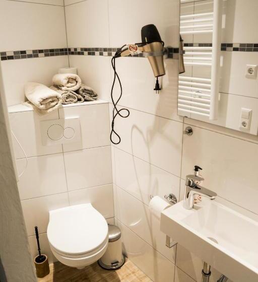 غرفة قياسية رباعية, Zur Grossen Tanne