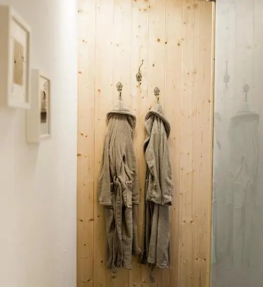 スタンダード４人部屋, Zur Grossen Tanne