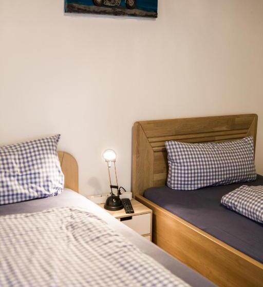 غرفة قياسية حمام مشترك, Zur Grossen Tanne