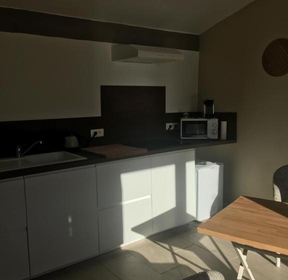 חדר סטנדרט נוף לבריכה, L Atelier Des Coudelières