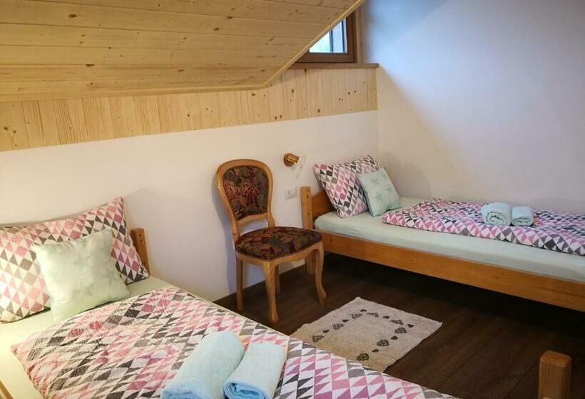 דירת שני חדרים, Peterlan Hof