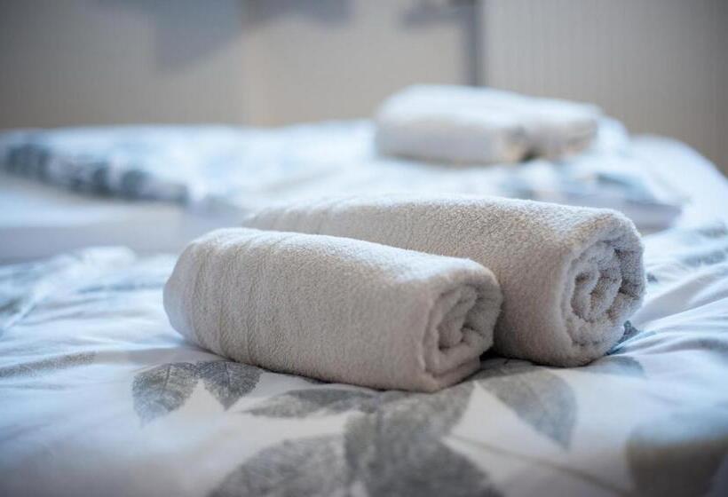 דירת שני חדרים, Peterlan Hof