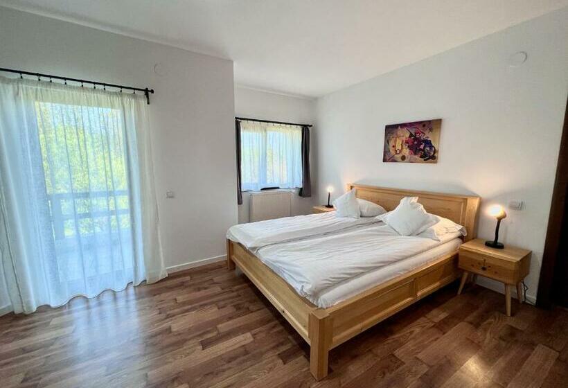 חדר קומפורט לשלושה, Villa Nova