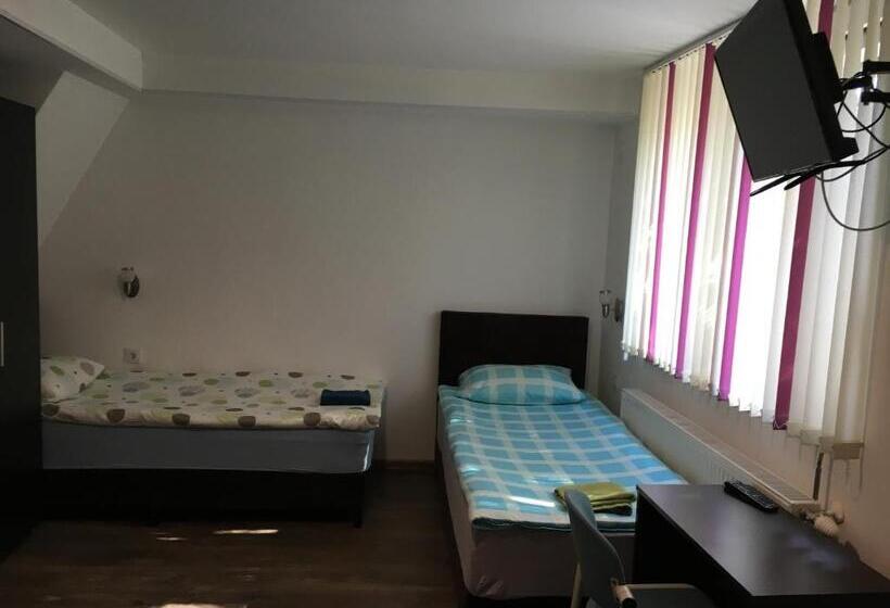 חדר סטנדרט לשלושה, Pension Haus Baron 2 Friedrichsfeld