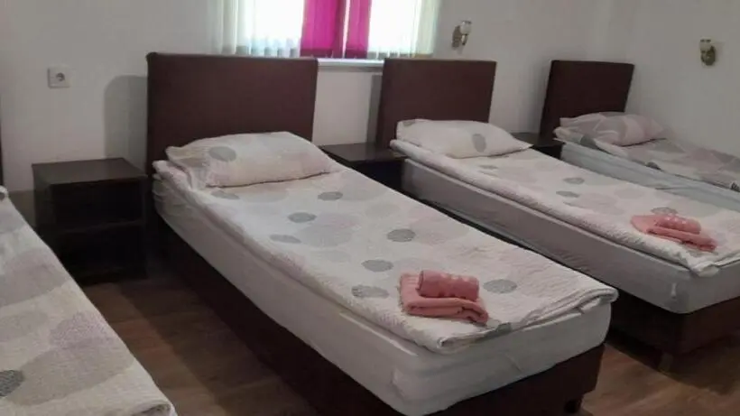 エコノミー4人部屋, Pension Haus Baron 2 Friedrichsfeld