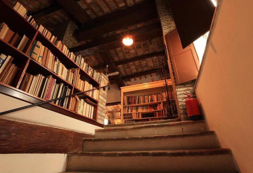 דירת שני חדרים, All Unicorno