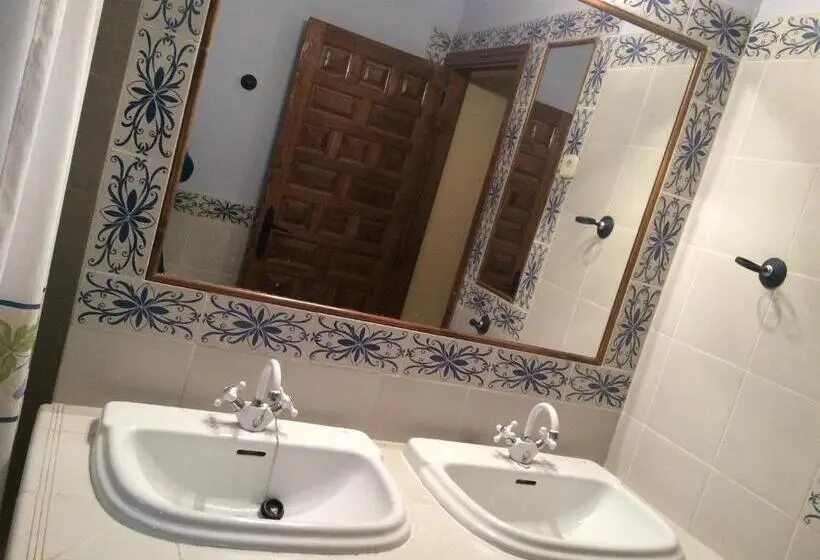اتاق لوکس با چشم‌انداز باغ, Casa Lola