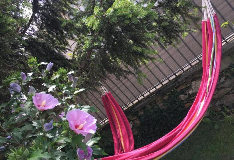 Люкс Вид на Сад, Le Vieux Puits Paris Est Paris Disney