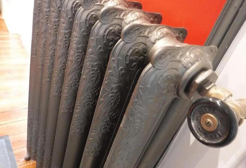 Люкс Вид на Сад, Le Vieux Puits Paris Est Paris Disney