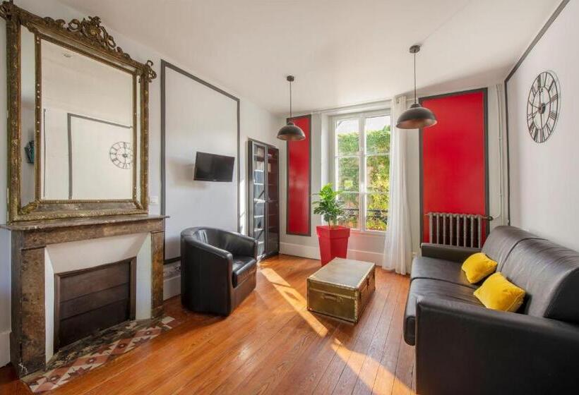 Люкс Вид на Сад, Le Vieux Puits Paris Est Paris Disney