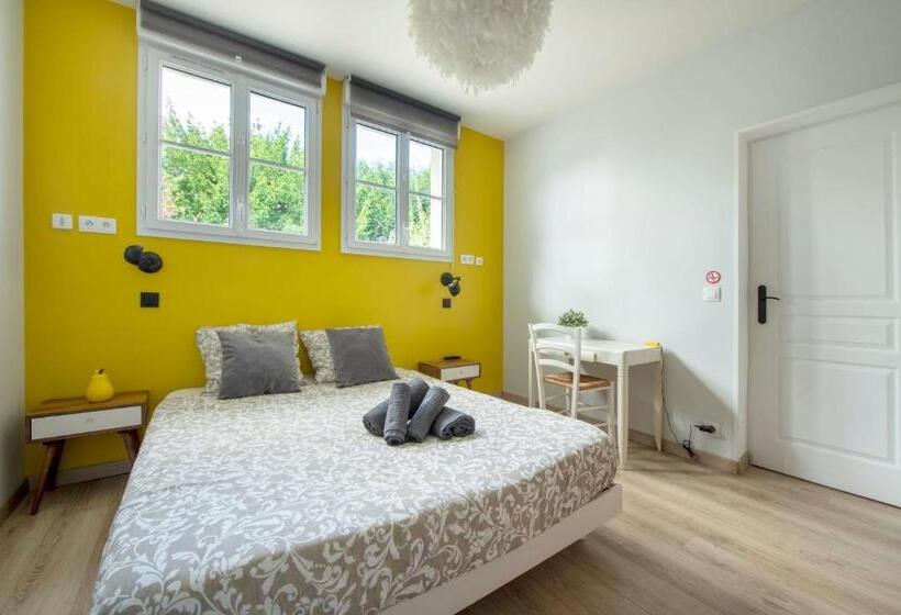 Люкс Вид на Сад, Le Vieux Puits Paris Est Paris Disney