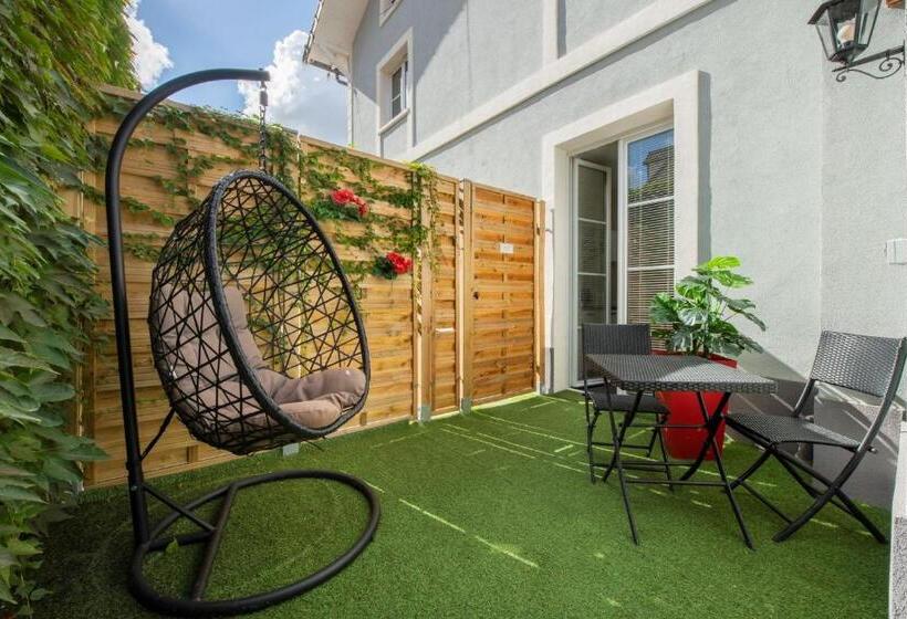 Люкс Повышенной Комфортности, Le Vieux Puits Paris Est Paris Disney