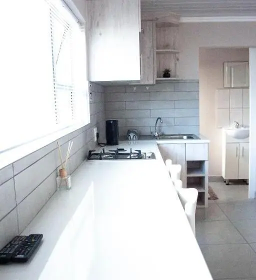 ファミリールーム, Kelzane Self Catering