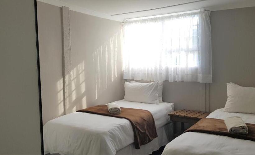 סוויטה משפחתית, Kelzane Self Catering