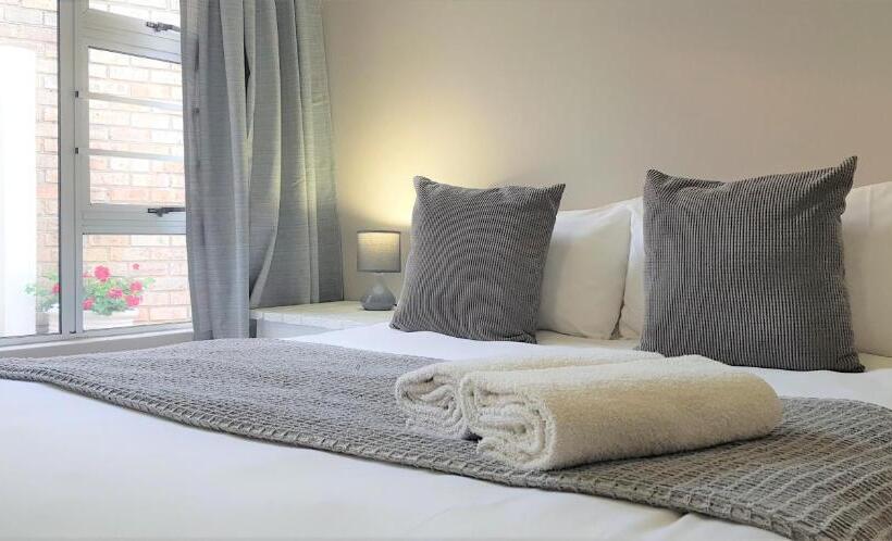 סוויטה משפחתית, Kelzane Self Catering