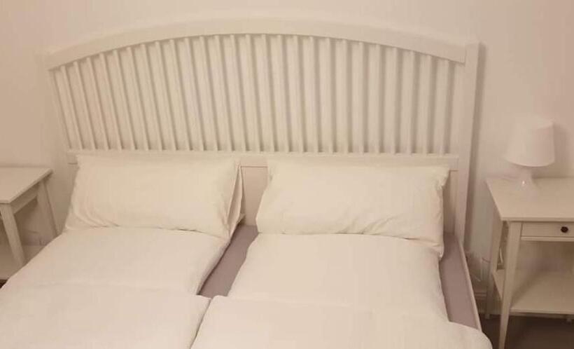 Familjerum, Pension Italia