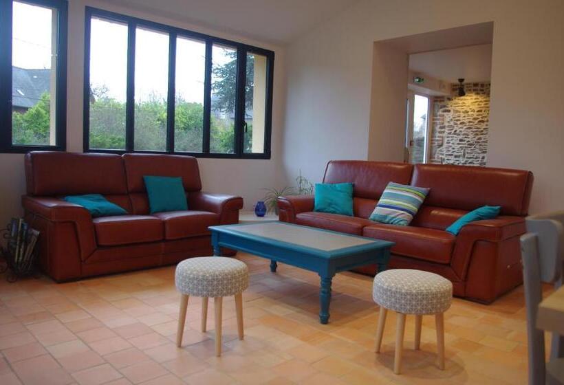 غرفة قياسية رباعية, Tagar étape