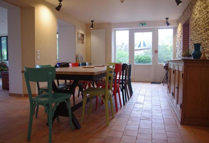 غرفة قياسية رباعية, Tagar étape