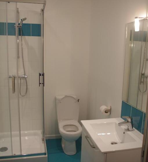 غرفة قياسية رباعية, Tagar étape