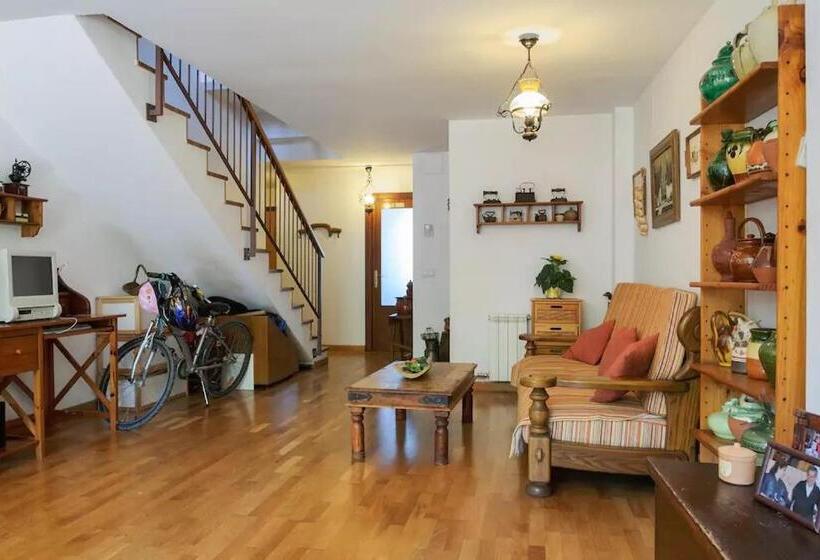 اتاق لوکس با بالکن, Ca La Gloria