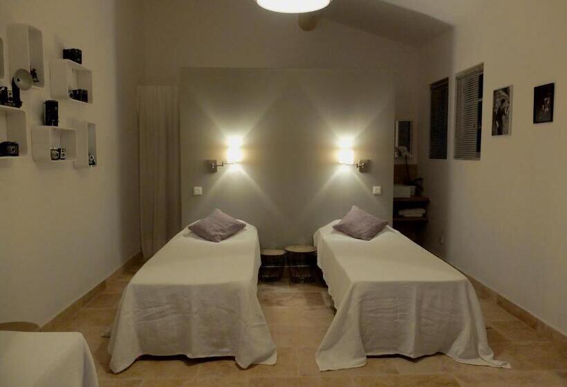 スタンダードトリプルルーム, Chambre D Hôtes Le Mirail