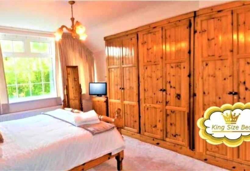 デラックスルーム, Leabrook House