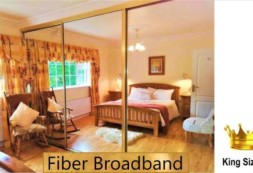 デラックスルーム, Leabrook House