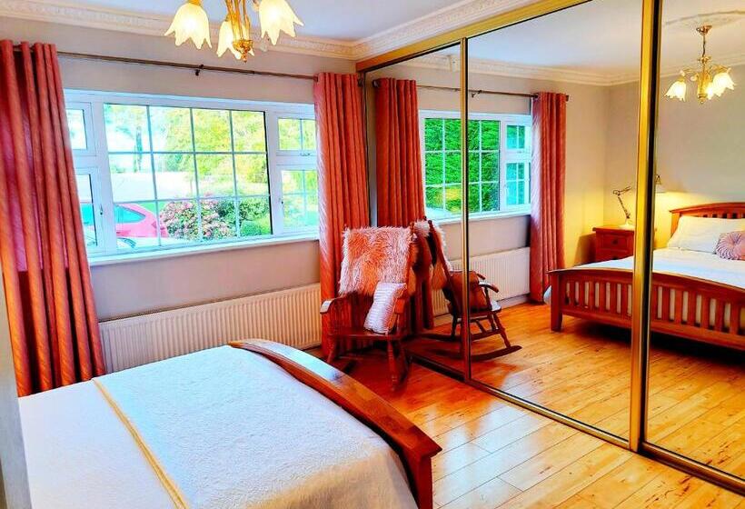 デラックスルーム, Leabrook House