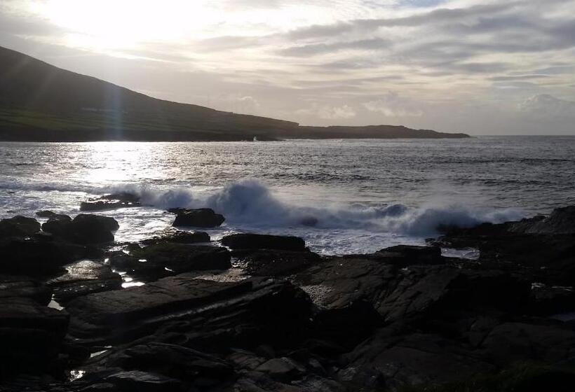 חדר לארבעה סטנדרטי עם נוף לגינה, Horizon View Lodge Bed And Breakfast Glanleam Road Knightstown Valentia Island County Kerry V23 W447