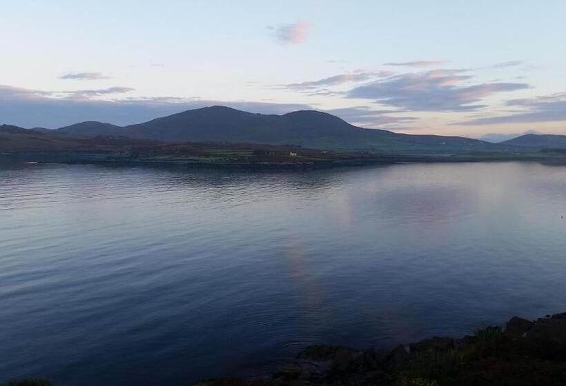 חדר לארבעה סטנדרטי עם נוף לגינה, Horizon View Lodge Bed And Breakfast Glanleam Road Knightstown Valentia Island County Kerry V23 W447