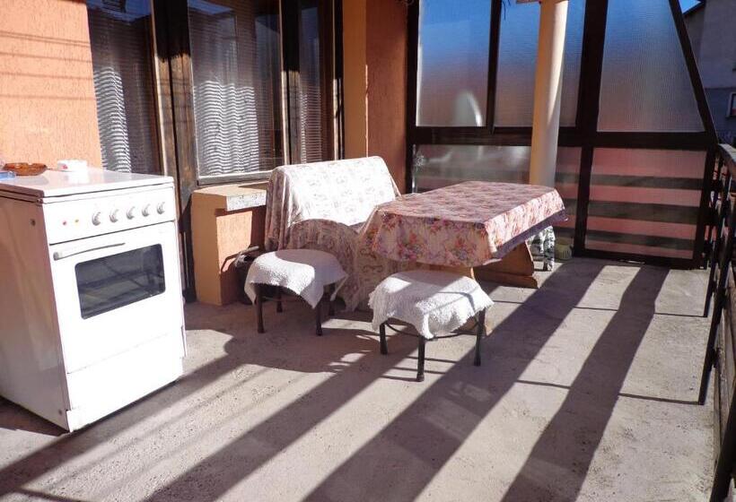 Четырехместный Номер Стандарт с Балконом, Family Hotel Ecorelax