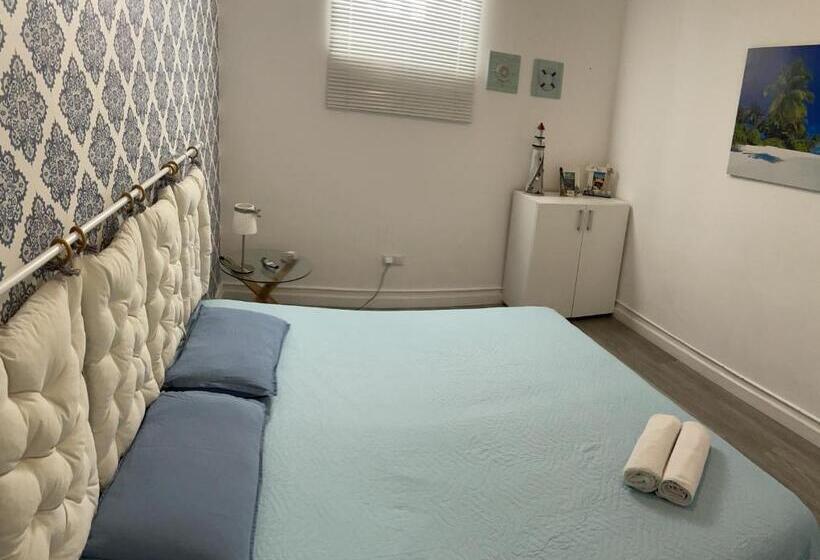 Standard room with outdoor bath, Aloha Hostel