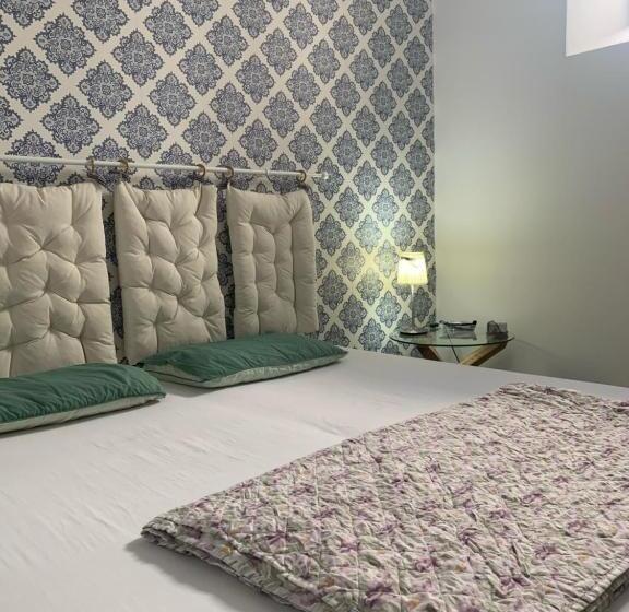 Standard room with outdoor bath, Aloha Hostel