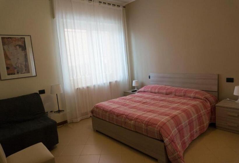 اتاق استاندارد سه نفره, Il Viale
