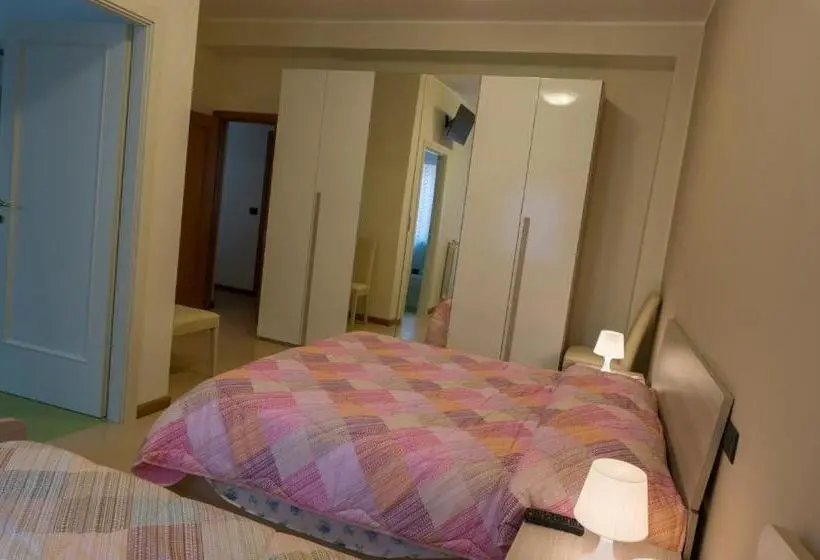 اتاق استاندارد چهار تخته, Il Viale